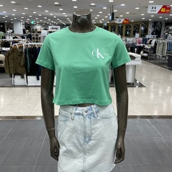 Calvin Klein 여성 CK 로고 크롭 반팔 티셔츠 J223495-L1C