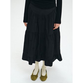 mais EMBROIDERED SHIRRED TIERED MAXI SKIRT / BLACK