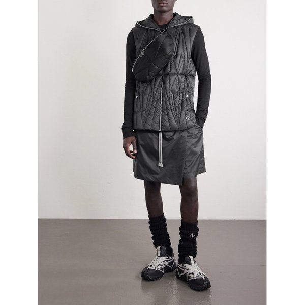 몽클레르 퀼티드 패디드 벨트 백 46376663162963255