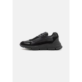 5147382 Iceberg VALENCIA - Trainers black