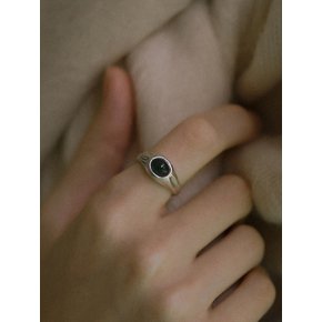 LEAF GREEN ONYX RING