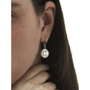 IC COIN EARRING SILVER