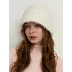 boucle bucket hat - white