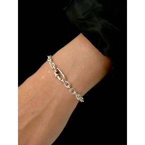 fINE Link Chain Bracelet