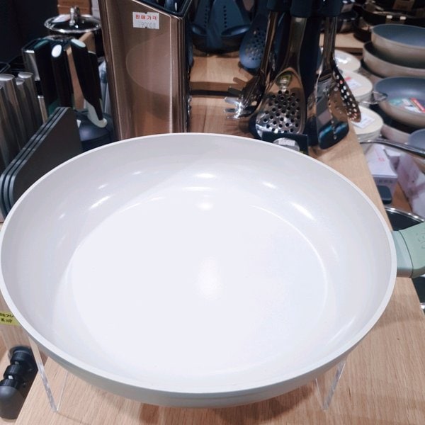[파주점] [베르그호프] 레오 밸런스 세라믹 후라이팬24CM 세이지 /  BGH8501361