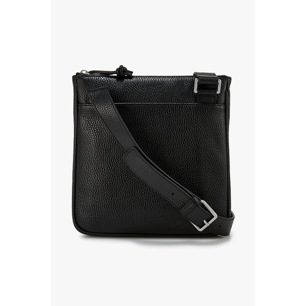 남성 텀블 레더 플랫 숄더백 A515332001000