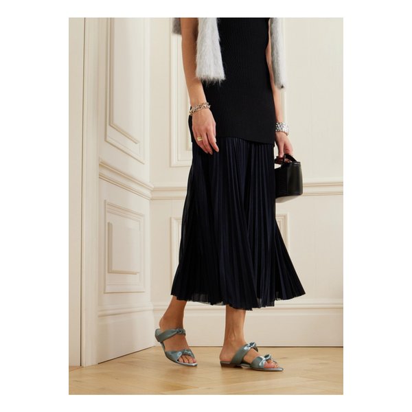 르 몽드 베릴 노트 플랫 새틴 샌들 1647597326089921