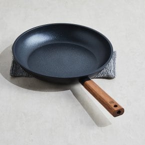 기름이 적게드는 티크우드 티타늄코팅 인덕션겸용 프라이팬 30cm_P336985634