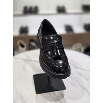 소다 [시흥점] 여성 세미캐주얼 테슬 로퍼 (FRF503)