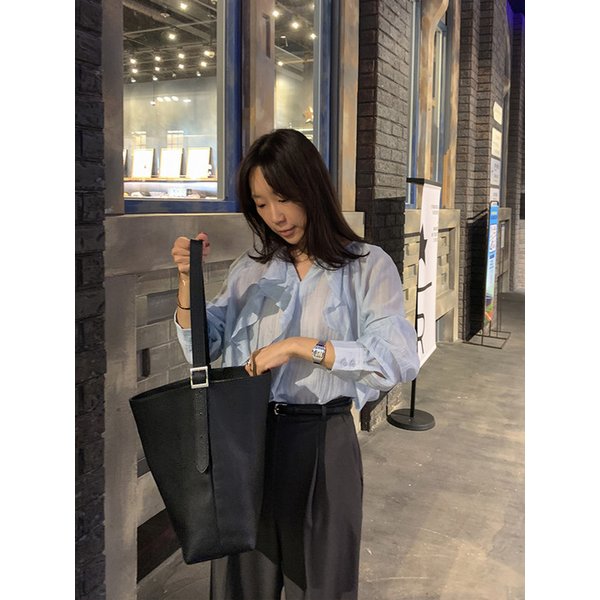 플로우 러플 블라우스_CONCH