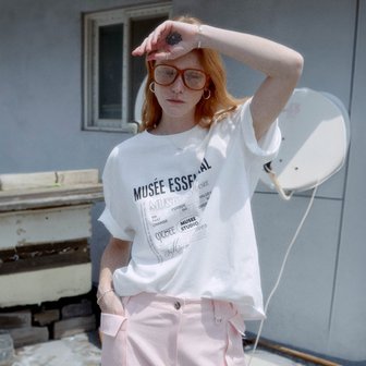 뮤제 DANTE Musee Lettering Archive Print Oversized T-shirt_White