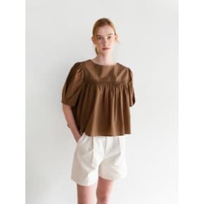 BOAT-NECK SHIRRING BL (BROWN)