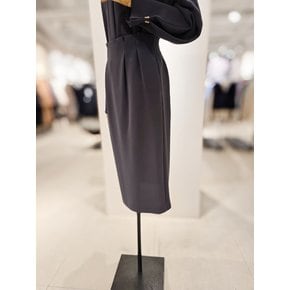 [파주점] [더아이잗컬렉션]모던 테일러링 백슬릿 스커트 CR3A0SK861