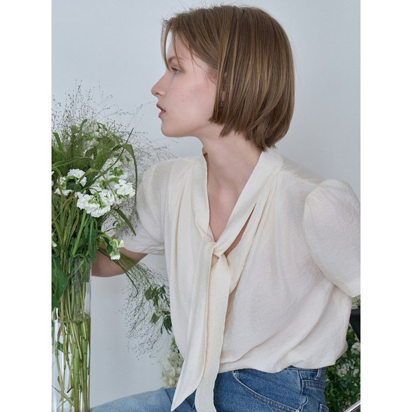 타이 하프 블라우스 아이보리 BE059
