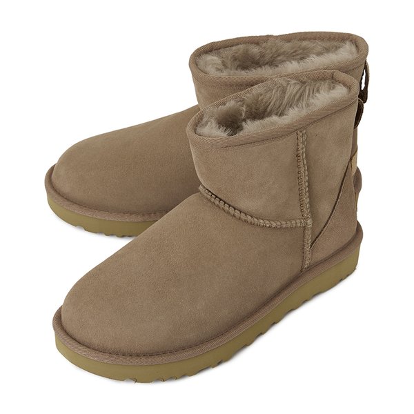 [부산점] 어그 클래식 미니 II 여성 앵클 부츠 1016222 CRBO