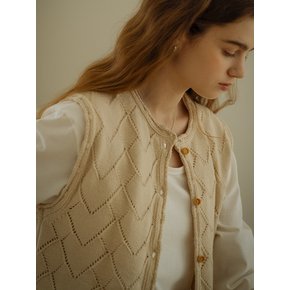 Heart eyelet sleeveless vest_Beige