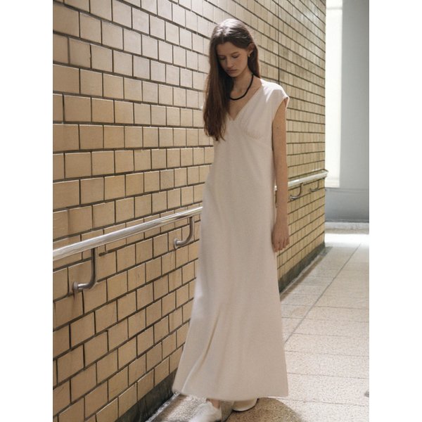 Vetiver Silky V-Neck Shirring Maxi Dress