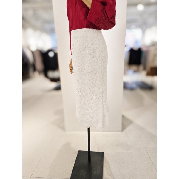 [파주점] [더아이잗컬렉션]로맨틱 스캘럽 플라워 스커트 CR3A0SK821