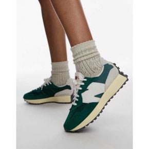 5280703 New Balance 327 sneakers in green with white detail