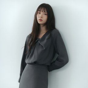 [26 F/W] 꼬임 드레이프 포인트 블라우스 ITQ8ZBL520