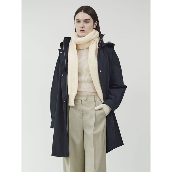 SLEEVE KNIT MUFFLER - IVORY