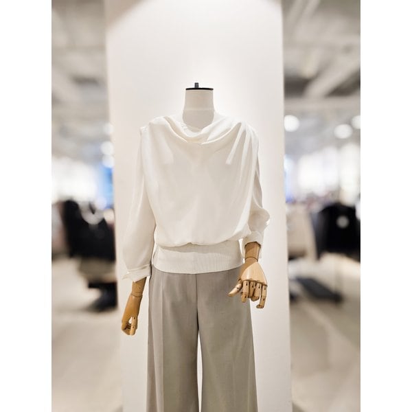 [파주점] [더아이잗컬렉션]새틴 카울넥 밴딩 블라우스 CS4B0BL641