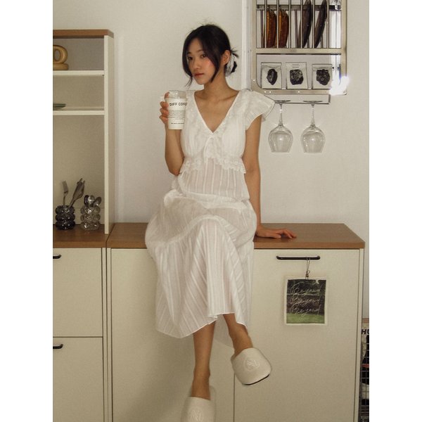 [윤경 Pick] 여성 캘리 도비면 캡내장 민소매 원피스 잠옷