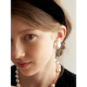 Classic Half Pearl Earring_EC1696