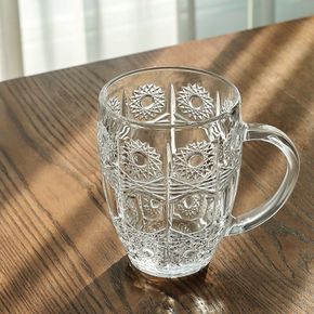 고급스러운패턴의 손잡이 맥주잔 500ml 1p 홈카페용품 얼음맥주잔