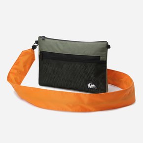 CROSSBODY 스트랩 샤코슈백 QG23OB551GRA MA
