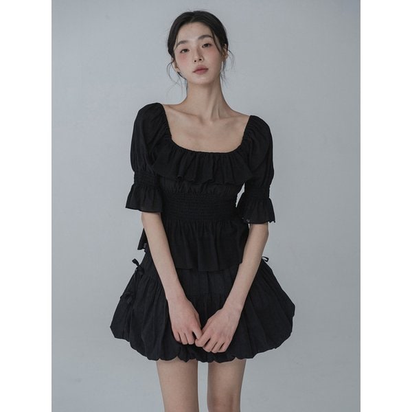[리퍼브]OFF-SHOULDER RUFFLE SMOCK BLOUSE_BLACK