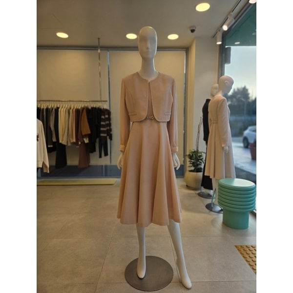 [여주점] [더 아이잗] 여성 텍스처 라운드넥 원피스 +재킷 세트 (IR9A0OP021)