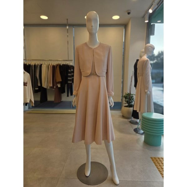 [여주점] [더 아이잗] 여성 텍스처 라운드넥 원피스 +재킷 세트 (IR9A0OP021)