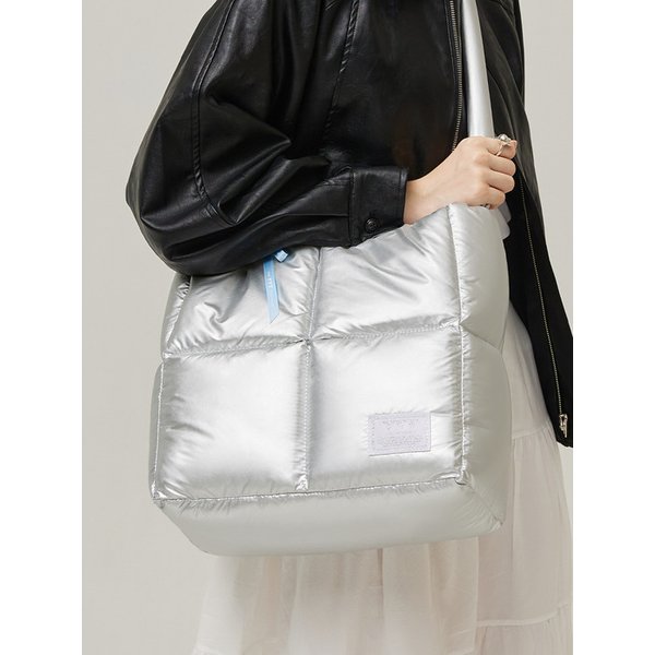 [리퍼브] 스퀘어 퀼팅 토트 크로스백 _ 실버