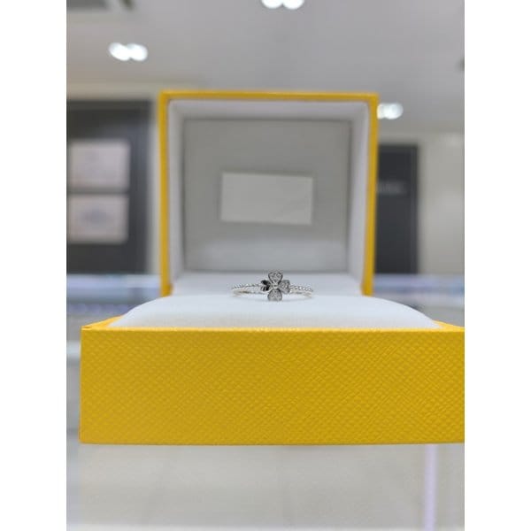 [파주점] [드림클로버W] 큐빅 클로버 반지 WG 14k 252500036
