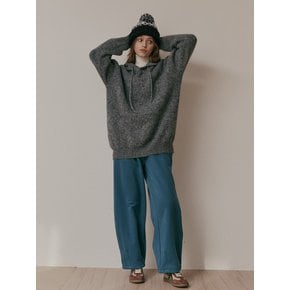 AR_Turtleneck cable knit sweater