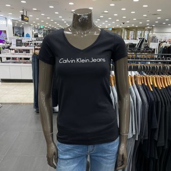 Calvin Klein 여성 기본로고 브이넥 슬림핏 반팔 티셔츠J217197-BEH