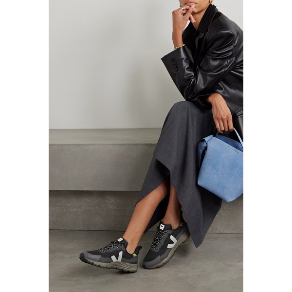 데칸 알베오메쉬 러버 트림 스니커즈 1647597309606188