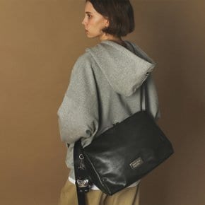 [10/23예약배송]304 leather big square bag medium _ Black