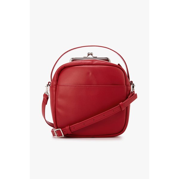 [Y`s]카우 레더 메탈 클래스프 박스 백 6615370203000