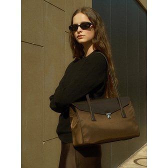 리프레임 Timeless shoulder flap bag series vegetable leather mixed nylon brown
