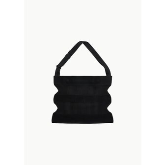 샵아모멘토 CFCL 24PS STRATA SHOULDER BAG IN BLACK