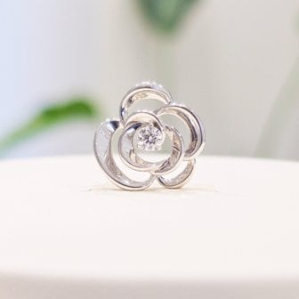 골든듀 [부산점] 메이로즈 18K 다이아 펜던트 210900191 (체인 제외)