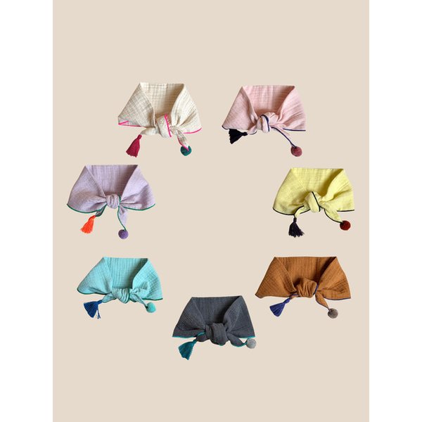 세모세모 테슬 폼폼 스카프