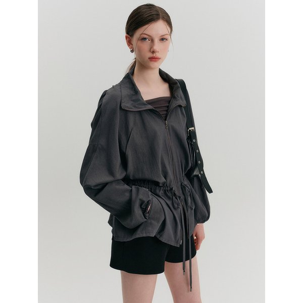 리나 셔링 윈드브레이커 점퍼_차콜 / LINA SHIRRING WINDBREAKER JUMPER_CHARCOAL