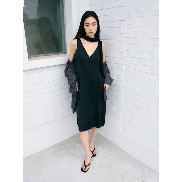 앰비언트 가넷 브이 원피스[black]