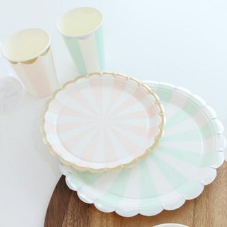  홈파티 일회용 접시 고급스러운 예쁜 종이접시 종이컵 잔 생일 연말 테이블 그릇 식기 컵