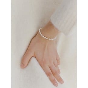 Slim Natural Pearl Bracelet