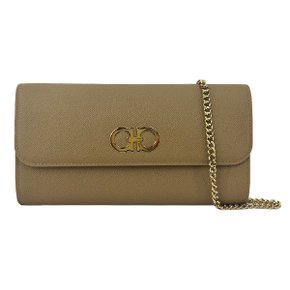 [시흥점] [FERRAGAMO]간치니 WOC 체인 크로스백 220379 0753035 CAMEL