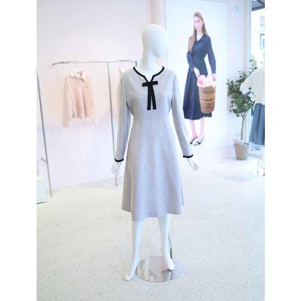 [여주점] 여성 리본 브로치 플레어 원피스 YW5AO202